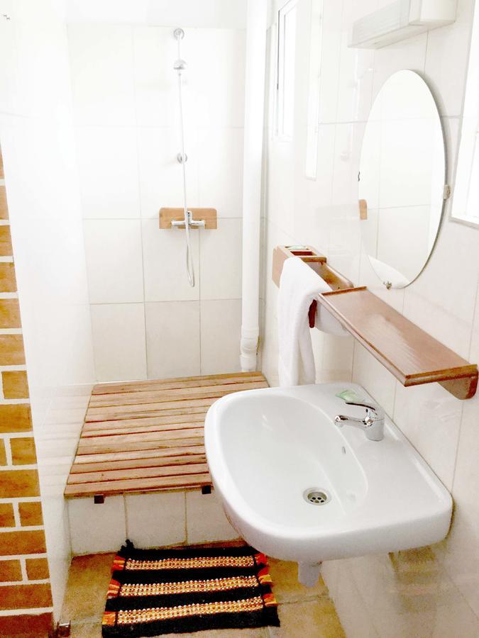 A L'Hotel Антананариву Екстериор снимка